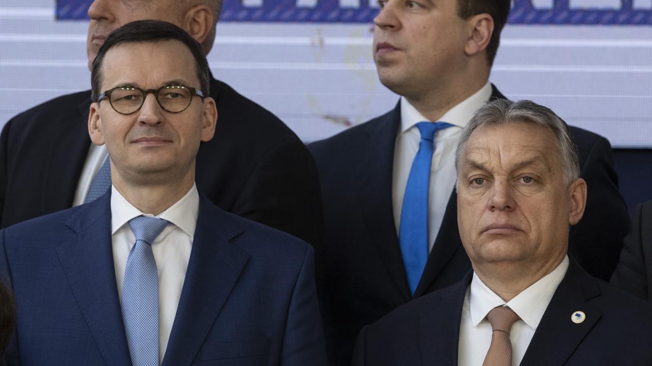 Regeringarna under Polens tidigare premiärminister Mateusz Morawiecki och Ungerns premiärminister Viktor Orbán har fått omfattande kritik för att underminera rättsstatens priniciper. Arkivbild.
