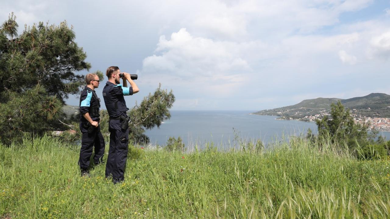 Hittills har Frontex inte haft några egna kust- och gränsvakter utan arbetat med utsänd personal från medlemsländerna. På bilden under operation Poseidon i Grekland. Arkivbild.