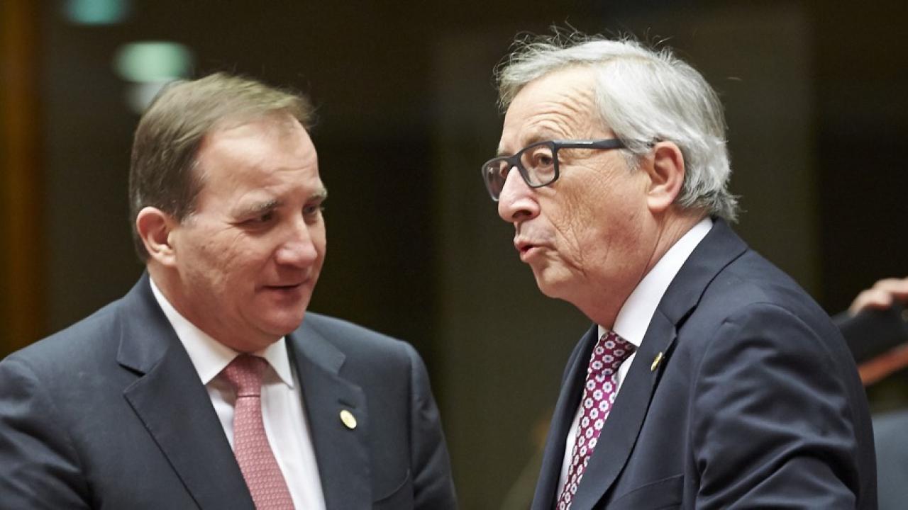Statsminister Stefan Löfven i samspråk med EU-kommissionens ordförande Jean-Claude Juncker. 