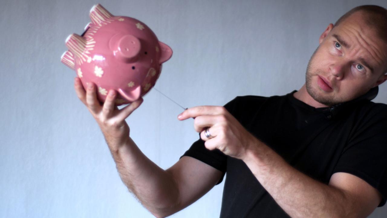 Sverige och andra länder utan lagstadgad minimilön har svårt att visa hur mycket pengar arbetslösa kan få. Arkivbild.