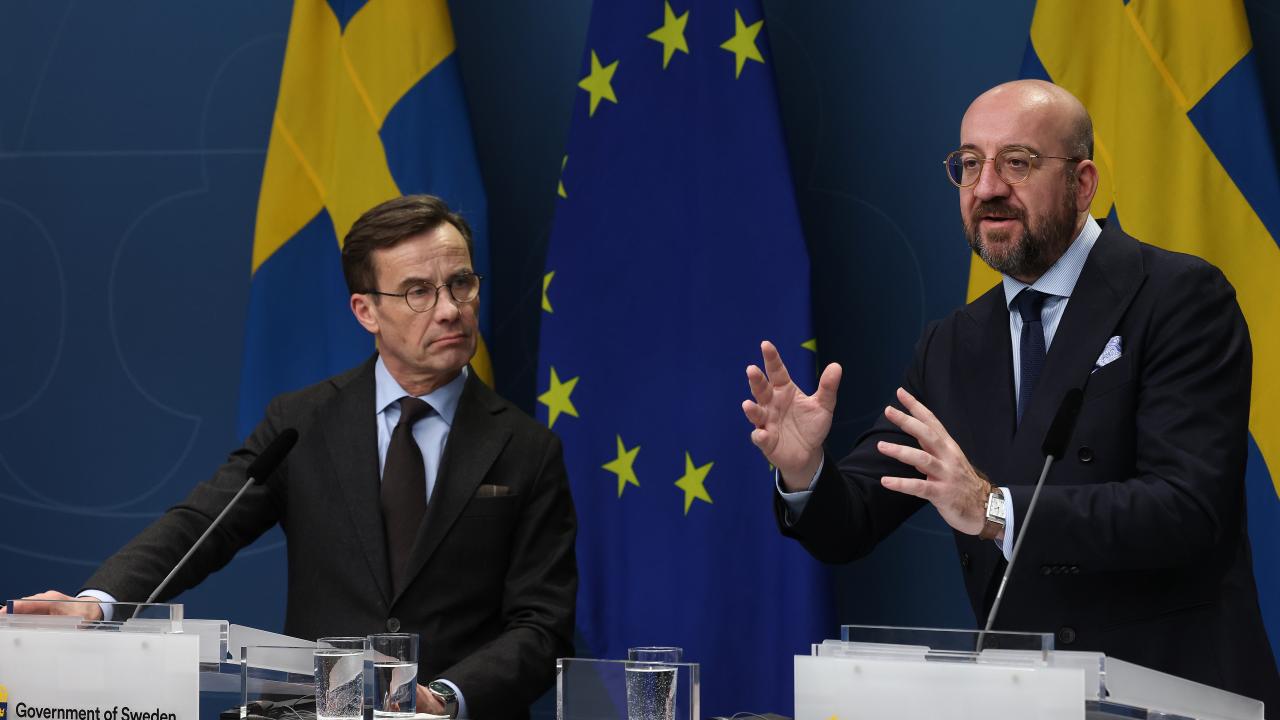 Statsminister Ulf Kristersson och Europeiska rådets ordförande Charles Michel under måndagens pressträff i Stockholm.
