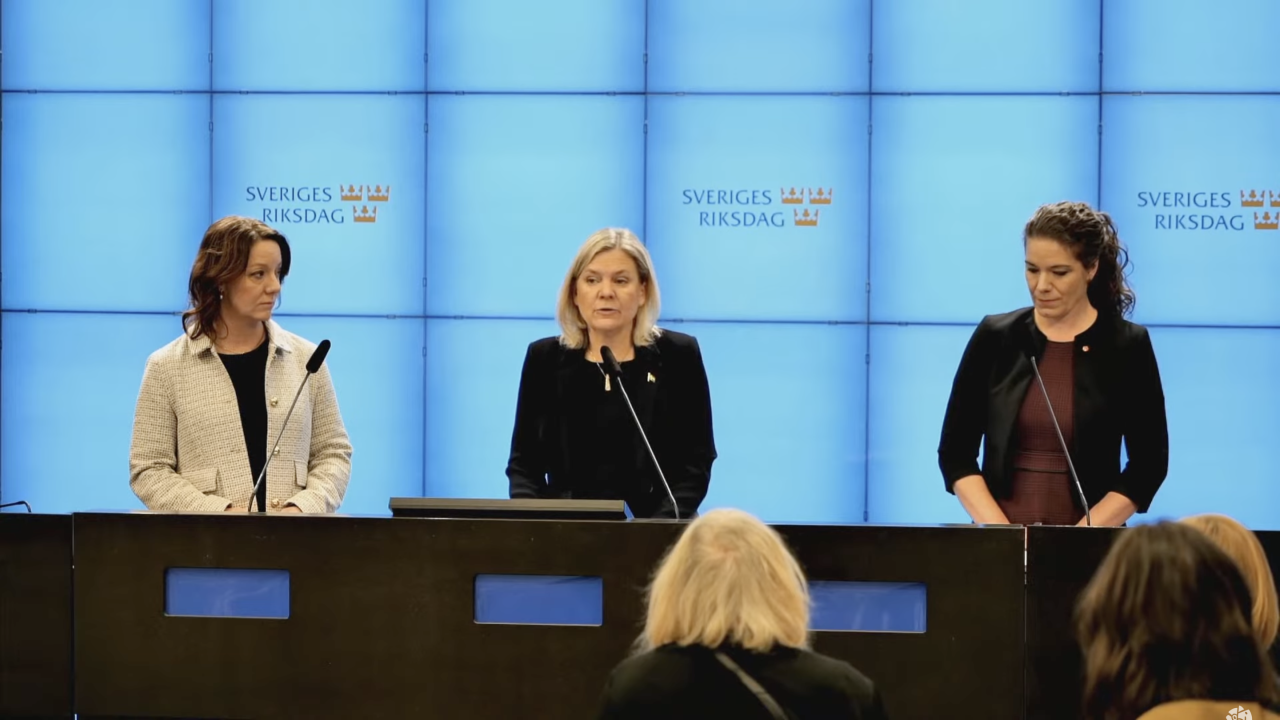 Socialdemokraternas EU-politiska talesperson Matilda Ernkrans, partiledare Magdalena Andersson och internationella sekreterare Paula Carvalho Olovsson höll pressträff på tisdagen.