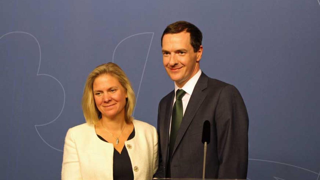 Finansminister Magdalena Andersson och  Storbritanniens finansminister George Osborne i förtroliga samtal om EU:s framtid, 24 augusti 2015.