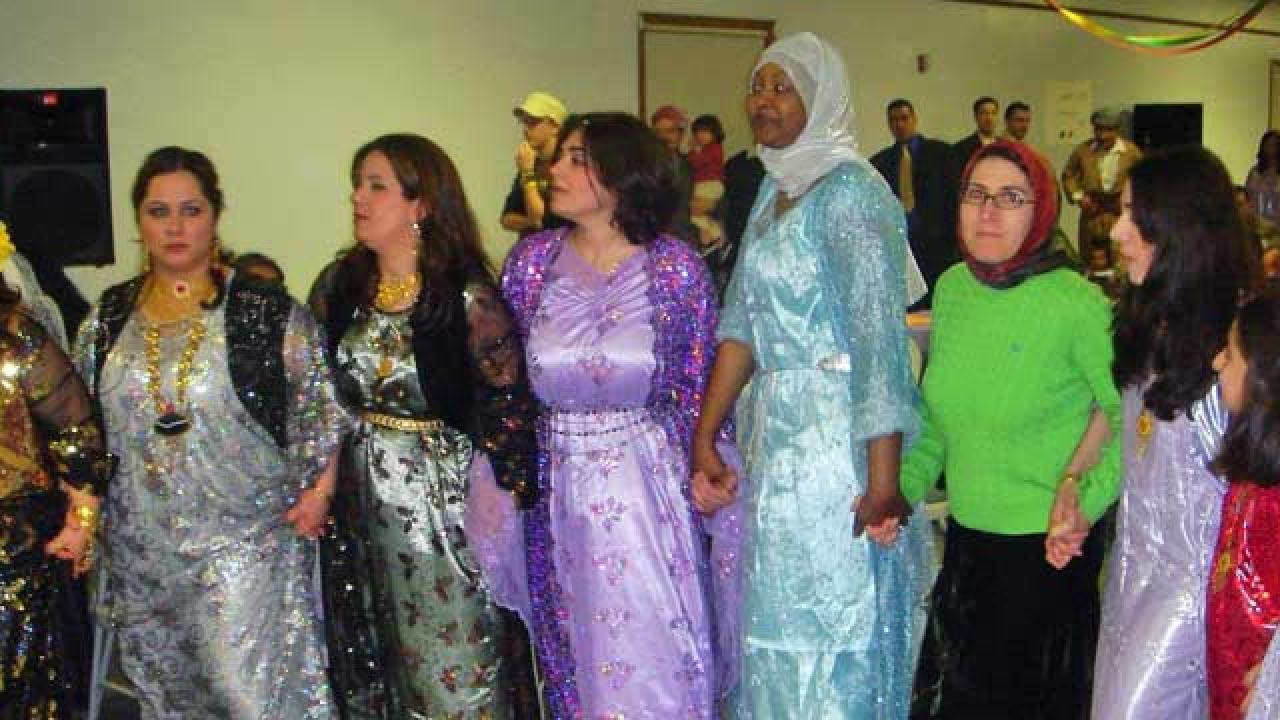 Arkivbild. Vi behöver diskutera hur olika kulturer ska kunna leva tillsammans, skriver Isak Betsimon.