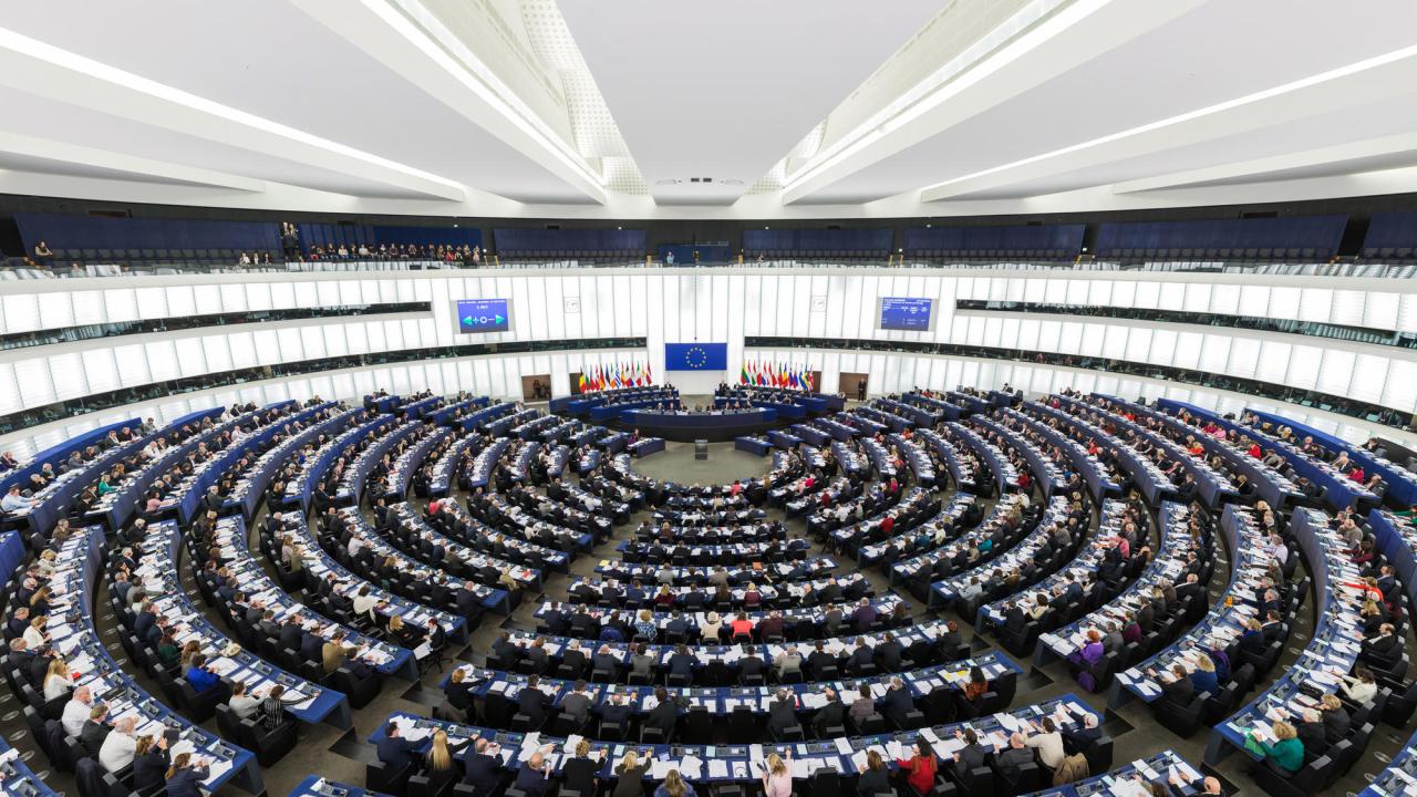 Europaparlamentarikerna kan välja att redovisa sina kontorspengar.