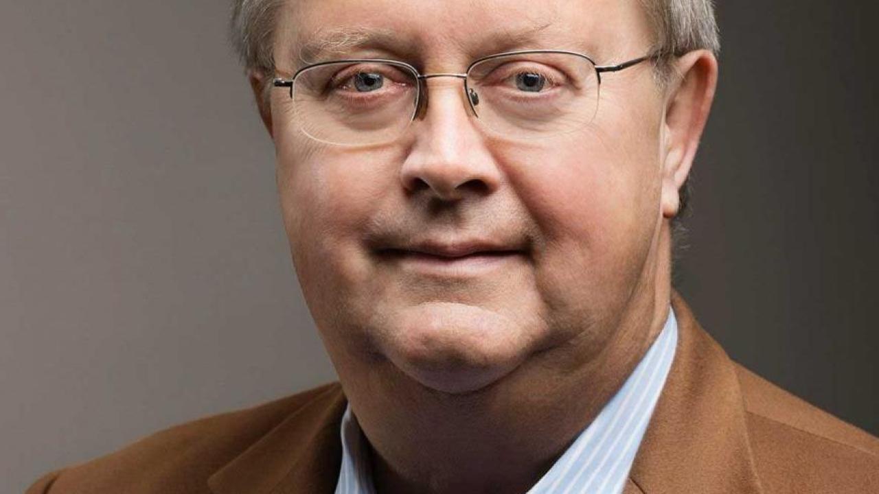 Små nationer som Sverige har ett stort intresse av att EU håller samman och utvecklas, skriver Janerik Larsson.