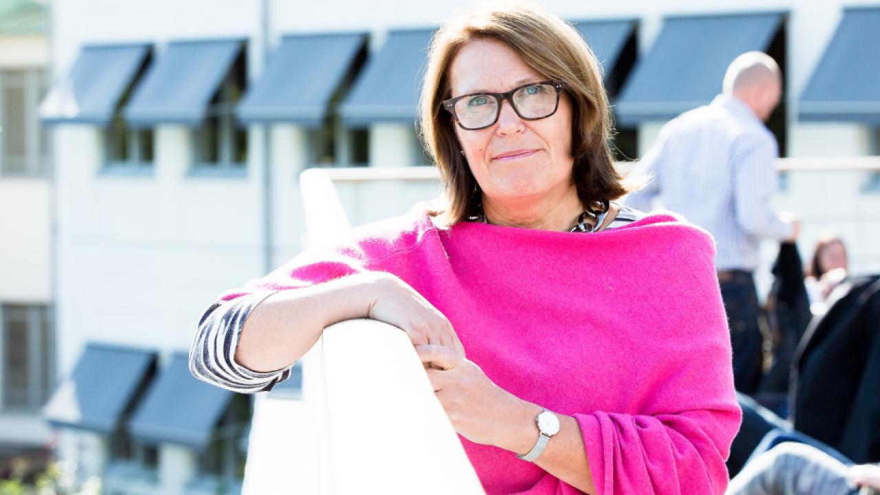 Istället för att införa ett försäljningstvång borde politikerna i Bryssel fokusera på att göra det enklare för e-handelsföretagen att sälja sina varor inom unionen, skriver Karin Johansson vd Svensk Handel. Istället för att införa ett försäljningstvång borde politikerna i Bryssel fokusera på att göra det enklare för e-handelsföretagen att sälja sina varor inom unionen, skriver Karin Johansson vd Svensk Handel.