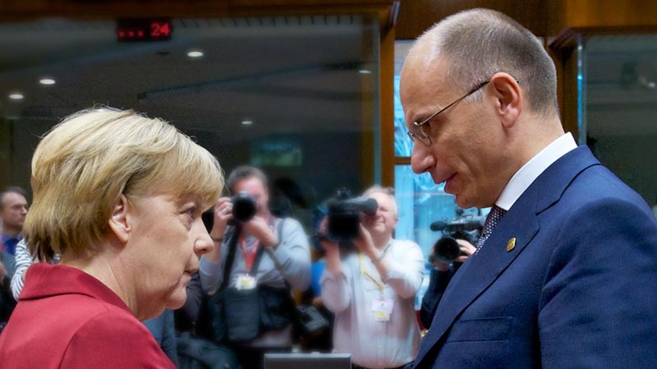 Tysklands Angela Merkel och Italiens Enrico Letta. Arkivbild.