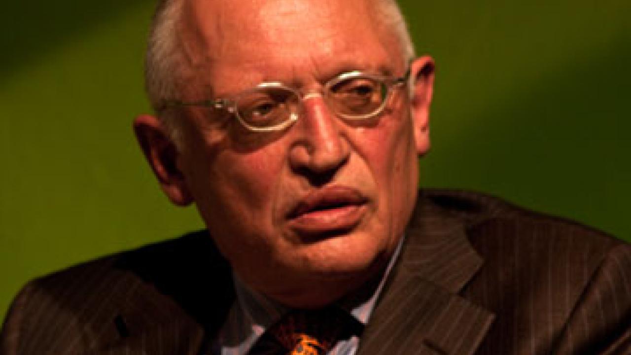 Günter Verheugen är en av de före detta kommissionärer som får kritik för att spela dubbla roller.