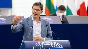 Vice ordförande för EU-parlamentets miljöutskott, Bas Eickhout, vill att fler medlemsländer likt Sverige ansluter sig till FN:s uttalande om att stoppa subventioner till fossila bränslen. 