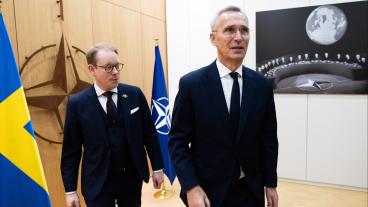 Utrikesminister Tobias Billström och Natos generalsekreterare Jens Stoltenberg under veckans Natomöte.