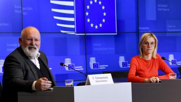 EU:s klimatkommissionär Frans Timmermans och Frankrikes energiminister Agnès Pannier-Runacher som ledde förhandlingarna.