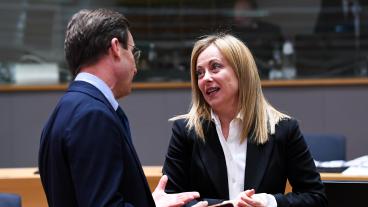Italiens premiärminister Giorgia Meloni är en av initiativtagarna till de 17 EU-ländernas budgetbrev. Här i samtal med avgående statsminister Ulf Kristersson (M). Arkivbild.