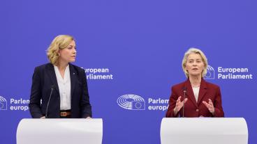 EU:s techkommissionär Henna Virkkunen och EU-kommissionens ordförande Ursula von der Leyen.