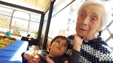 EU:s befolkning beräknas bli mindre och äldre och det kan bli ett problem om ingenting görs menar EU-kommissionen. Arkivbild.