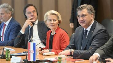 Nederländernas premiärminister Mark Rutte, EU-kommissionens ordförande Ursula von der Leyen och Kroatiens premiärminister Andrej Plenković under besöket i Sarajevo.