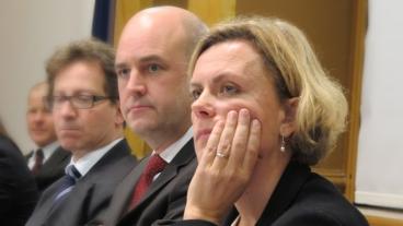 Katarina Areskoug i EU-nämnden tillsammans med förre statsministern Fredrik Reinfeldt. Arkivbild.