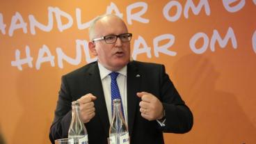 – Överleverans av politiskt resultat är det bästa sättet att återfå allmänhetens förtroende, sade  Frans Timmermans på Stockholmsbesök.