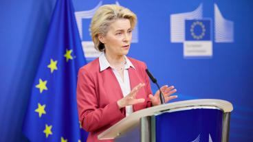 EU-kommisionens ordförande Ursula von der Leyen vill göra EU till en industriell ledare inom halvledarproduktion. 