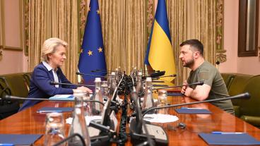 EU-kommissionens ordförande Ursula von der Leyen och Ukrainas president Volodymyr Zelenskyj i möte i Kiev på lördagen 11 juni 2022.