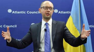 Ukrainas premiärminister Arsenij Jatsenjuk vädjar till EU och USA att agera. Arkivbild.