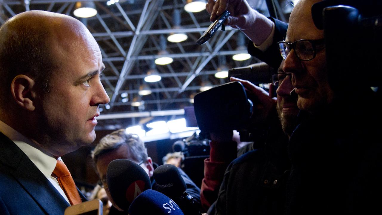 Fredrik Reinfeldt (M) vill inte riva upp EU-fördraget.