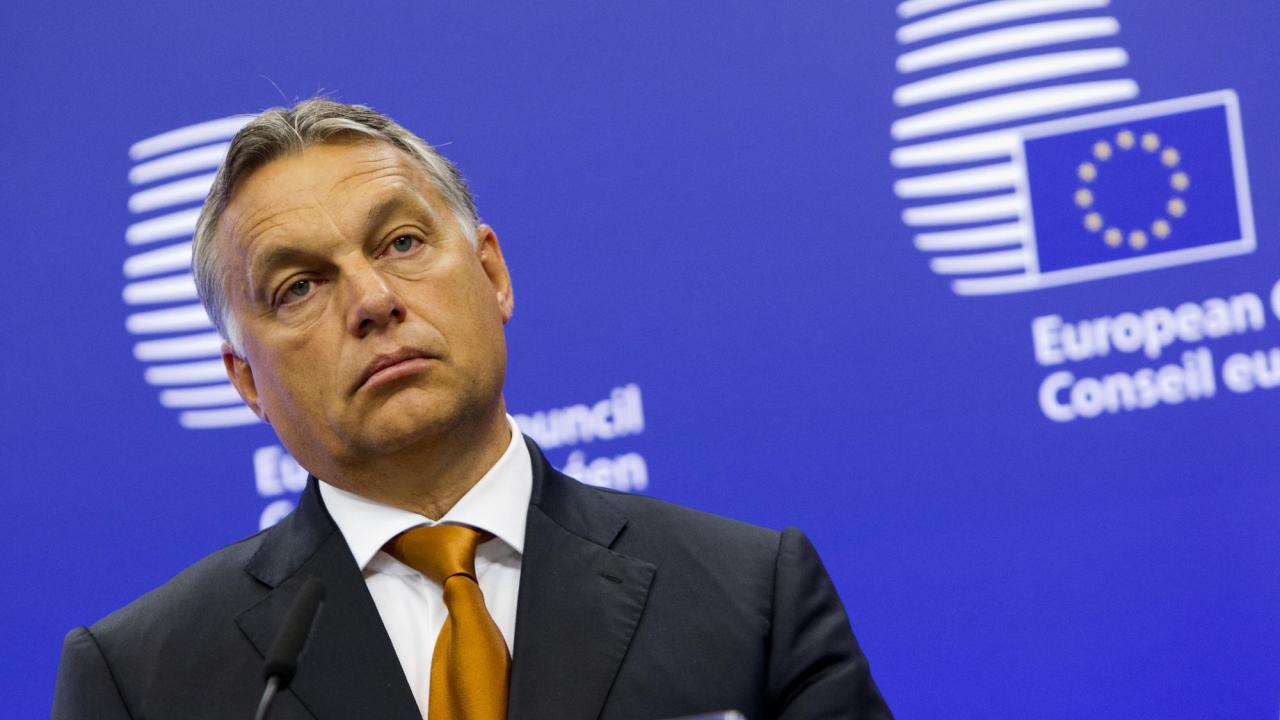 Viktor Orbán, ledare för ungerska regeringspartiet Fidesz, ber nu om ursäkt för att ha kallat andra europeiska ledare "nyttiga idioter"
