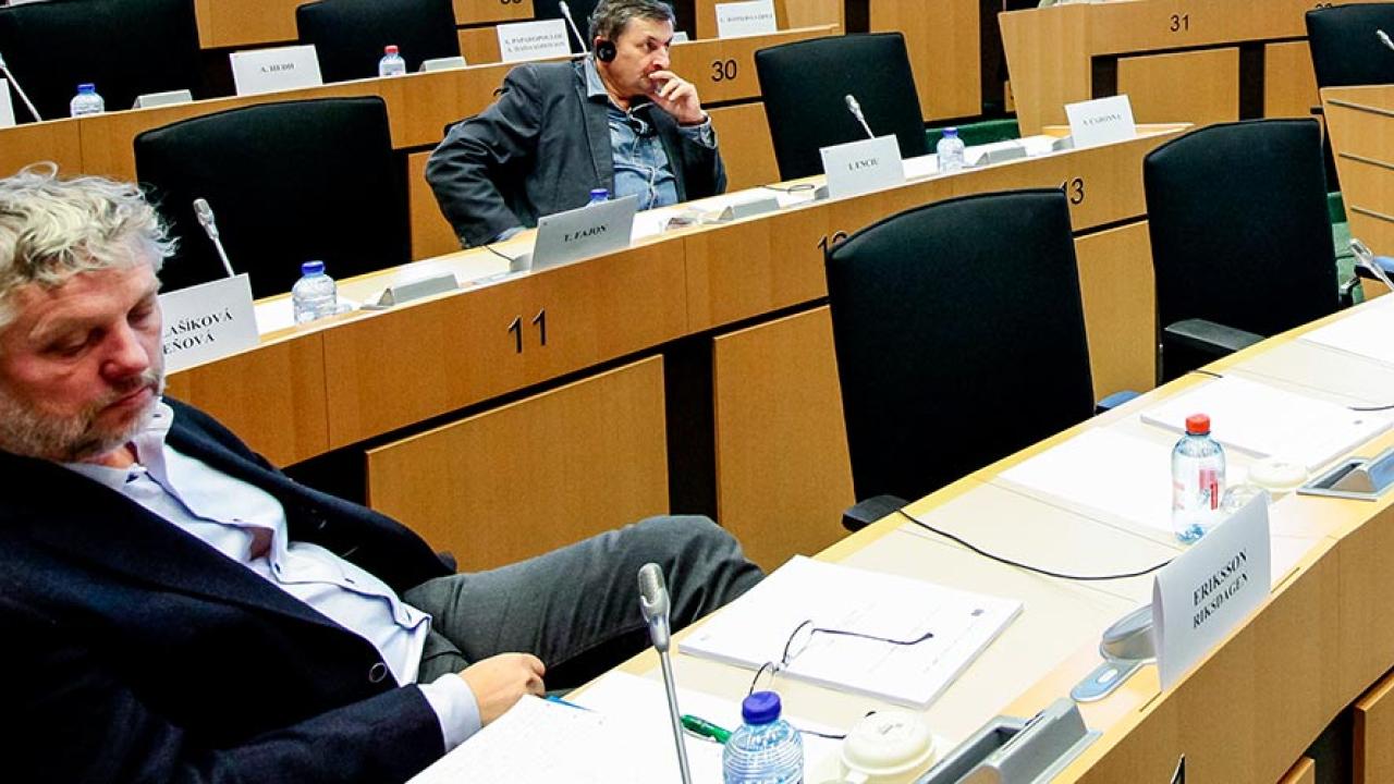 Peter Eriksson (MP) är kritisk till den parlamentariska kontrollen av den svenska signalspaningen.