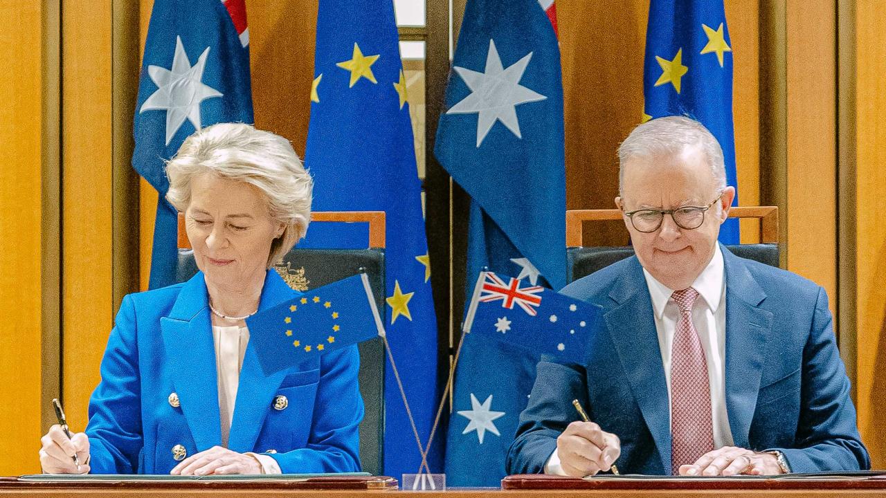 EU-kommissionens ordförande Ursula von der Leyen och Australiens premiärminister Anthony Albanese skrev under ett handelsavtal på tisdagen.