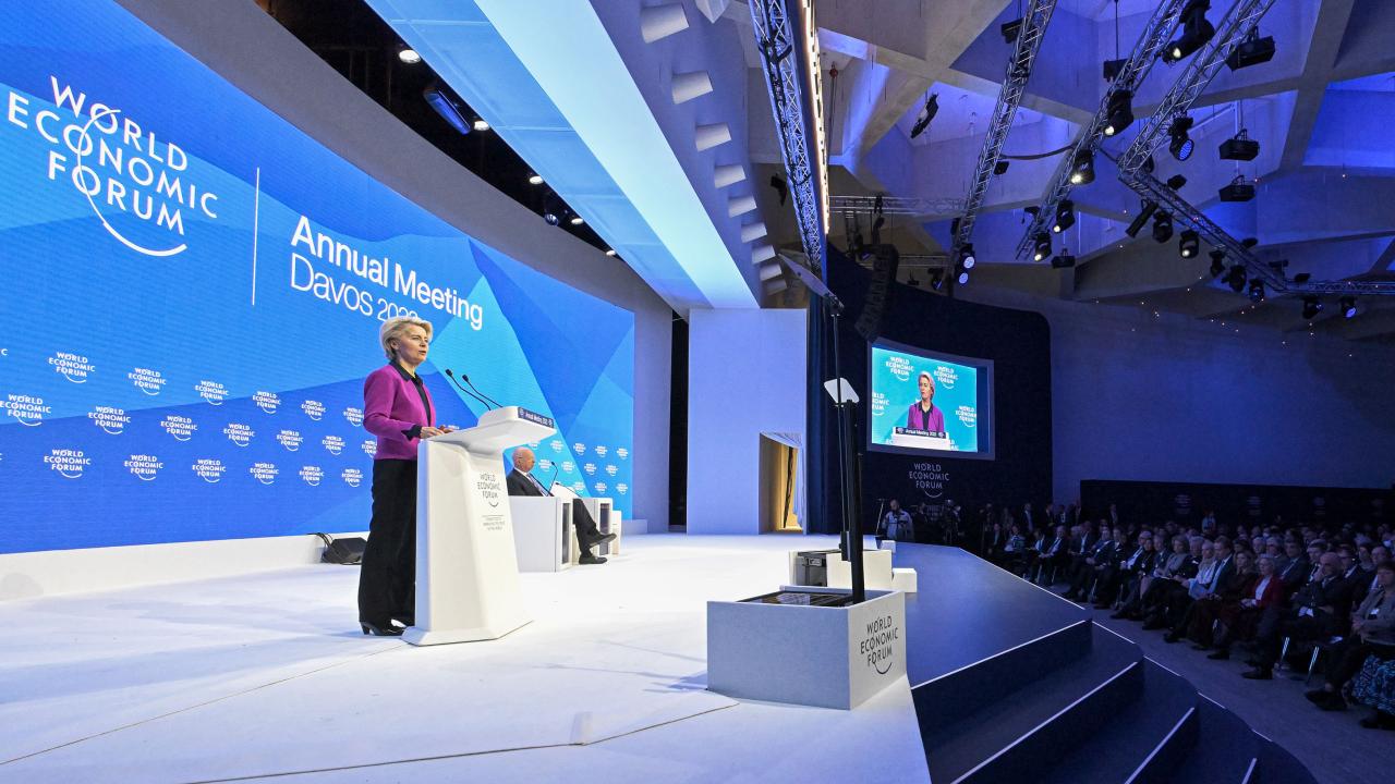 EU-kommissionens ordförande Ursula von der Leyen under Världsekonomiskt forum i Davos på tisdagen.