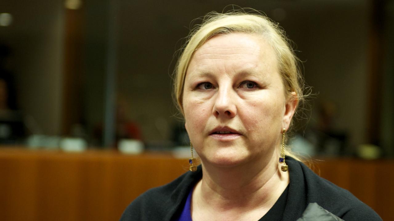 Handelsminister Ewa Björling (M) har tagit fram krigstrumman. Får inte Sverige exportförbudet av snus hävt hotar hon med krig.