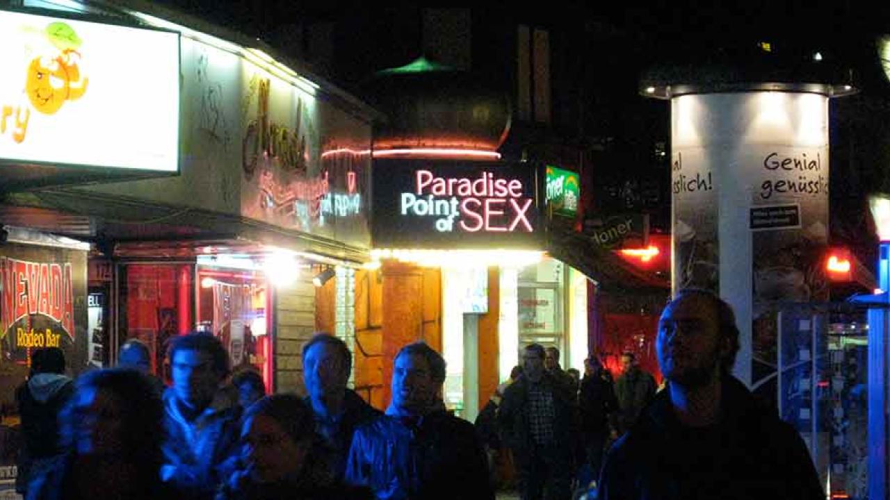 Sedan 2002 är prostitution lagligt i Tyslland. På bilden syns Europas näst största bordell som ligger i tyska Hamburg. 