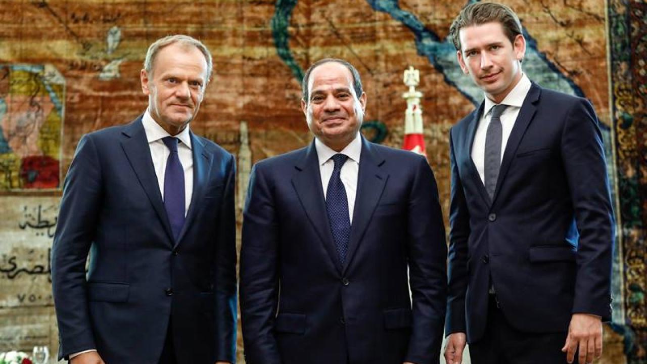 Rådets ordförande Donald Tusk, Egyptens president Abdel Fattah Al-Sissi och Österrikes förbundskansler Sebastian Kurz i Kairo, Egypten.