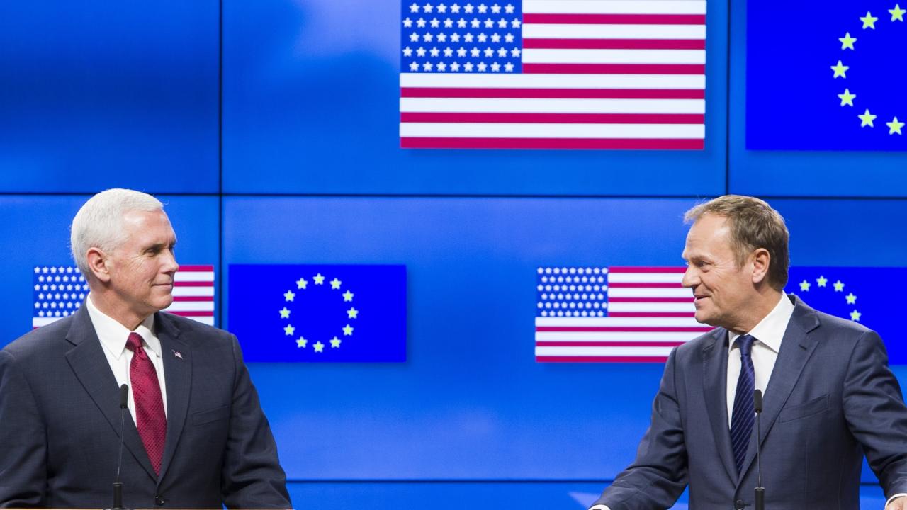 Den amerikanske vicepresidenten Mike Pence och Europeiska rådets ordförande Donald Tusk efter måndagens möte.