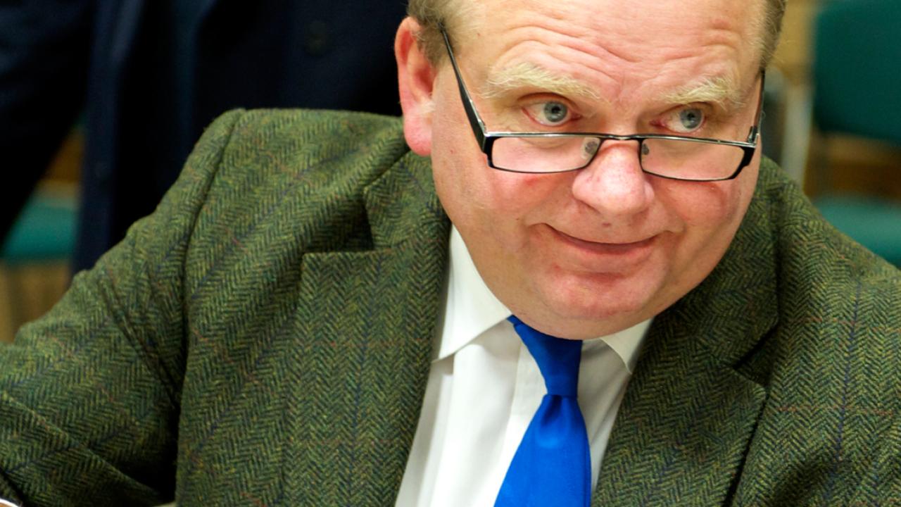 Landsbygdsminister Eskli Erlandsson vill se hårdare tag mot utkast av fisk men hoppas nu på en snar överrenskommelse.