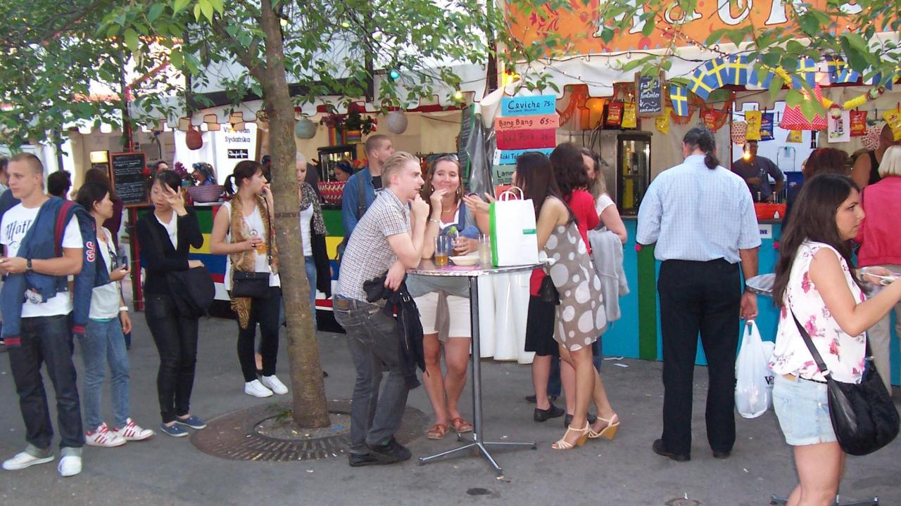 En av tre nyheter som svenska delar på Twitter inför valet är falska eller vilseledande, enligt en brittisk studie. En av tre nyheter som svenska delar på Twitter inför valet är falska eller vilseledande, enligt en brittisk studie.