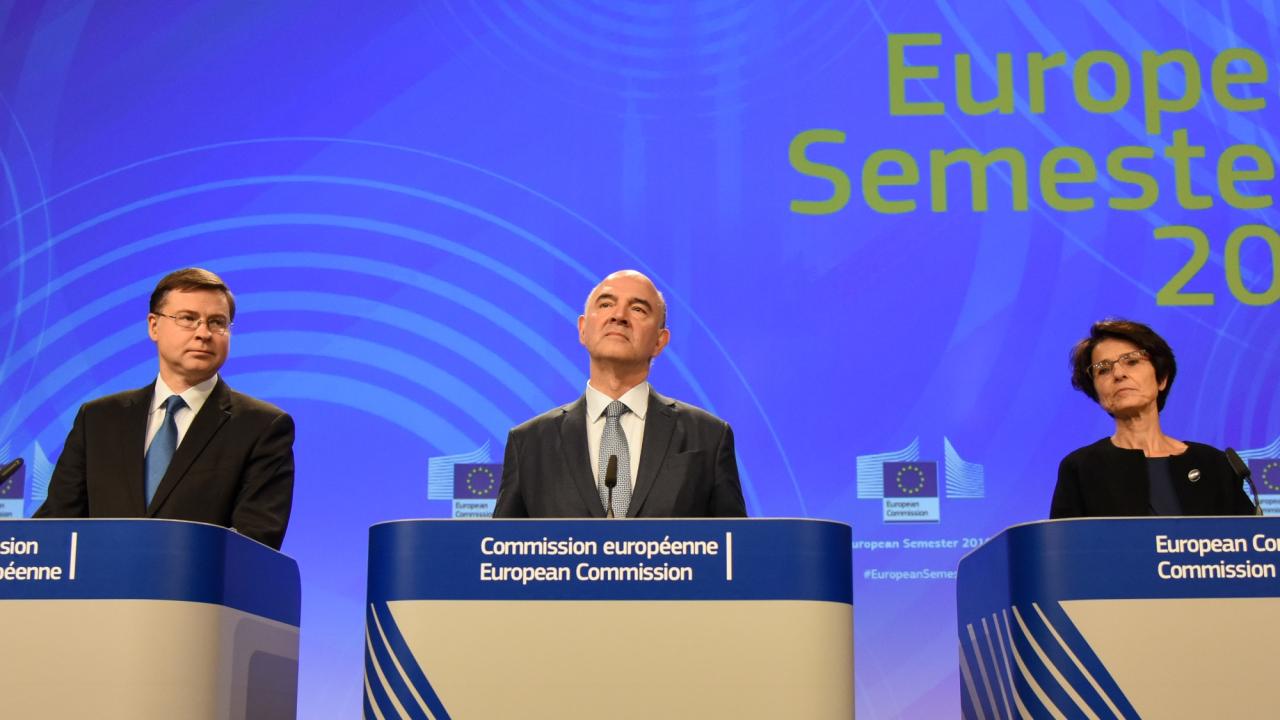 EU-kommissionärer Valdis Dombrovskis, Pierre Moscovici och Marianne Thyssen.