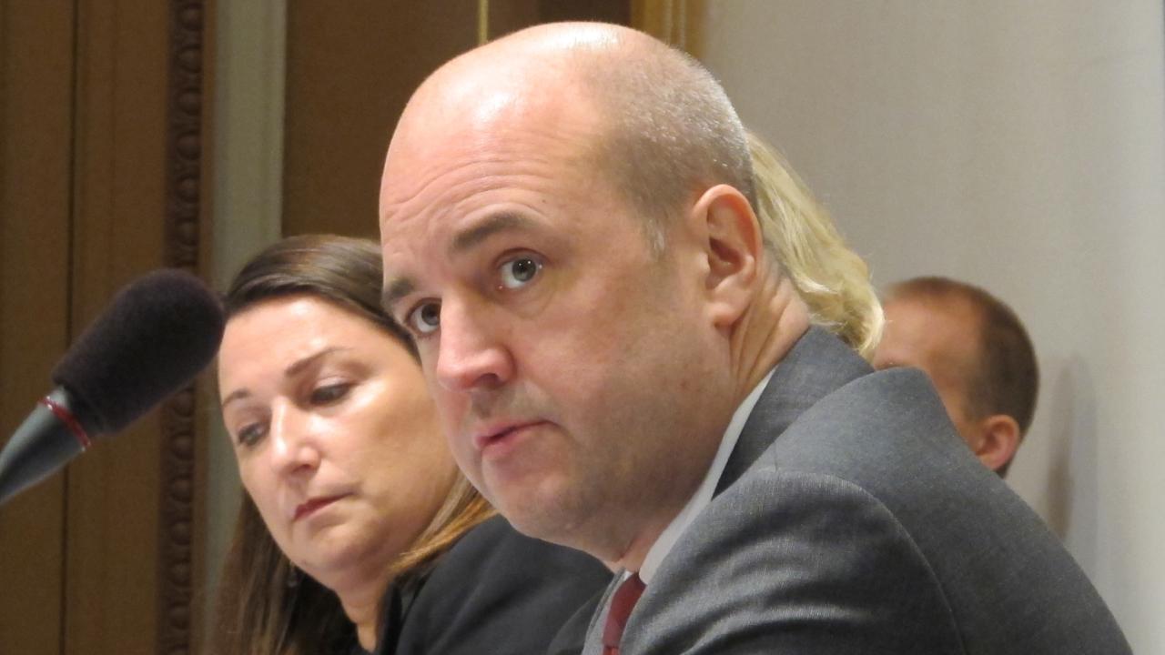 Statsminister Fredrik Reinfeldt (M) vid riksdagens EU-nämnd på onsdagen.