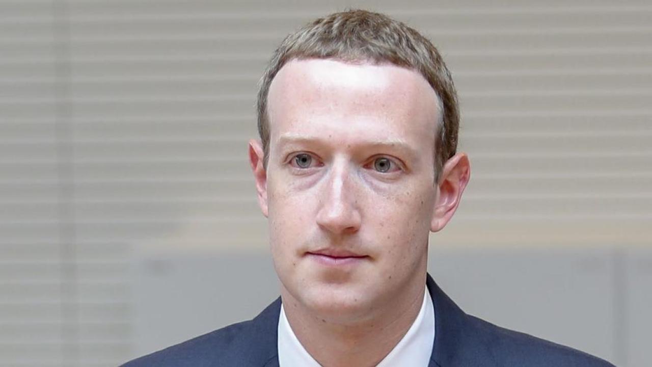 Facebookgrundaren Mark Zuckerberg lovade stärskt dataskydd i förhör med EU-parlamentet. 