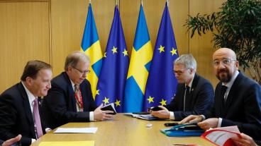 Statsminister Stefan Löfven (S) i samtal med Europeiska rådets ordförande Charles Michel under förra veckans EU-budgettoppmöte.