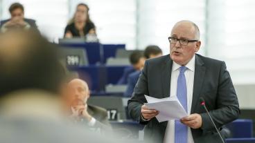 EU-kommissionär Frans Timmermans, en nederländska socialdemokrat, försvarade kommissionens hållning i frågan om Polen. Arkivbild.