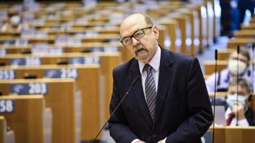 Den polske EU-parlamentarikern Ryszard Legutko är en av två ordförande i ECR-gruppen där bland annat Sverigedemokraterna ingår. Arkivbild.