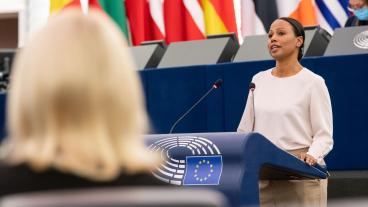 Europaparlamentarikerna Alice Bah Kuhnke (MP) och Evin Incir (S) välkomnar EU-kommissionens initiativ att göra hatbrott till EU-brott. 