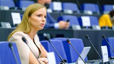 Europaparlamentariker Sara Skyttedal (KD) föreslår skärpningar i kontrollen över hur medlemsstaterna sköter bevakningen av EU:s yttre gräns.