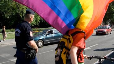 I Ungern kommer inte samkönade par längre att kunna adoptera. Arkivbild.