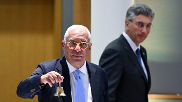 Europeiska rådets ordförande António Costa ringer in till toppmöte där Kroatiens premiärminister Andrej Plenković (i bakgrunden) tar över från Viktor Orbán som den längst sittande ledaren. Arkivbild.