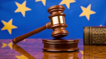 Att ett land bryter mot rättsstatens principer kan bli skäl till att dra in EU-bidrag i framtiden.