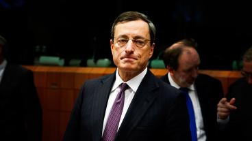 Trycket på den europeiske centralbankschefen Mario Draghi att hjälpa krisande euroländer har ökat. Arkivbild.