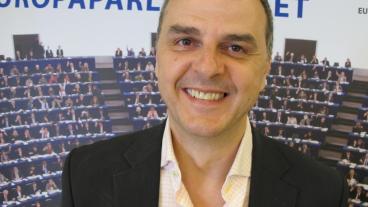 Jasenko Selimovic vill överföra mer makt till Bryssel och välkomnar ett "europeiskt FBI".