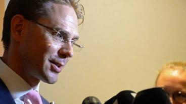 EU-kommissionär Jyrki Katainen ger euroländerna grönt ljus efter första budgetgranskningen ytterligare bedömningar kommer dock att göras senare i november. Arkivbild.
